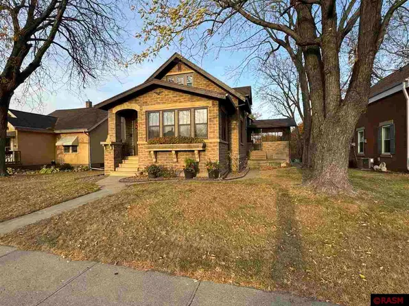 911 S Broadway St, New Ulm, MN 56073