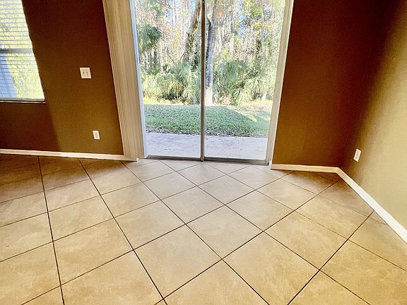 5th image of 4310 Silver Falls Dr #1