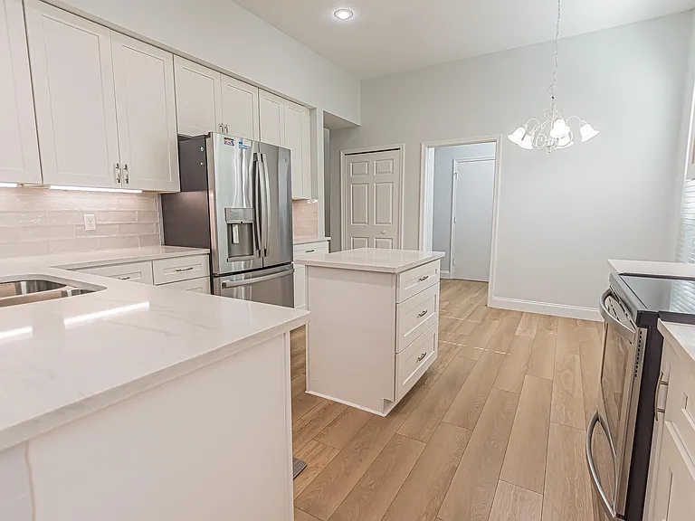 204 NW Zanzibar Pl — Photo 7