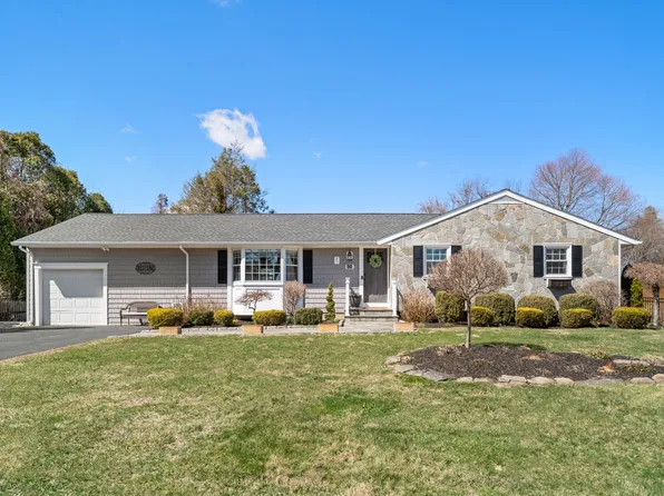 68 Lake Avenue, Trumbull, CT 06611