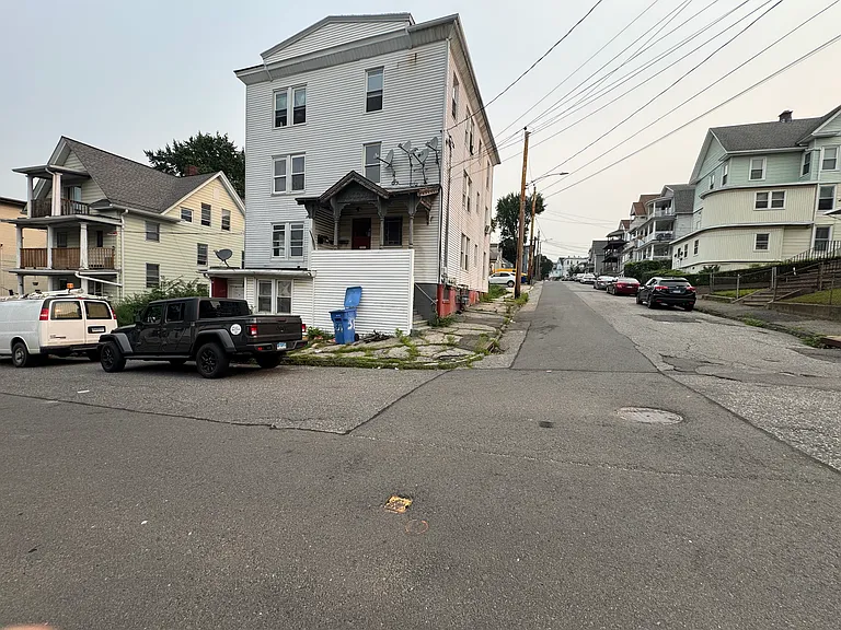 35 Madison St #A1 — Photo 6