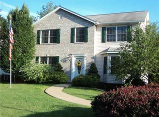 128 Pinebrook Dr, Beaver Falls, PA