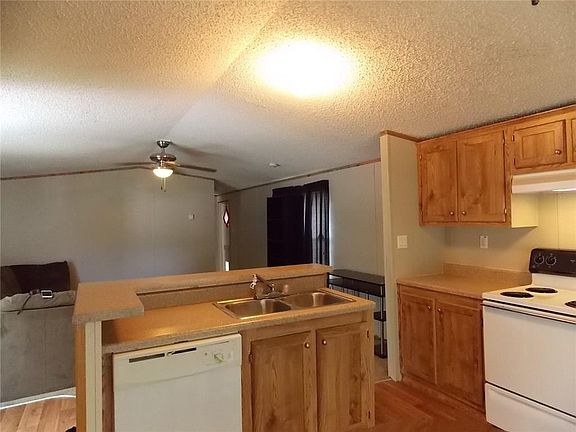 5th image of 1605 Alamo Dr