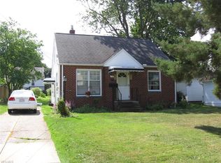 16 Arlington Cir, Wickliffe, OH 44092