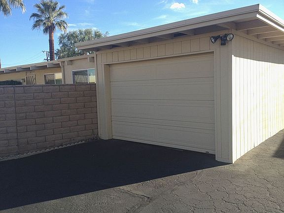 One car enclosed garage