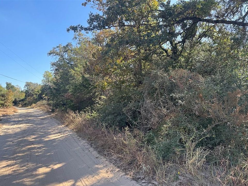 1st image of Oaks Dr