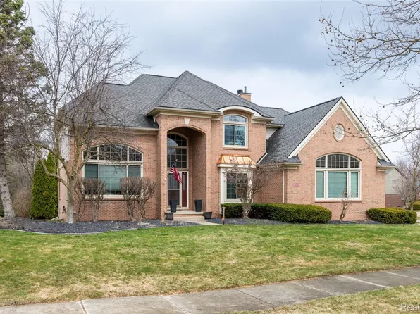22426 Moorgate St, Novi, MI 48374