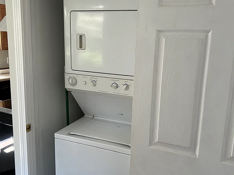 Upstairs washer / dryer