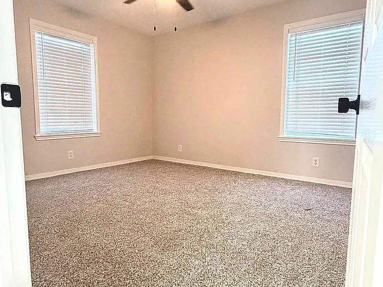 115 Stonewood Pl — Photo 8