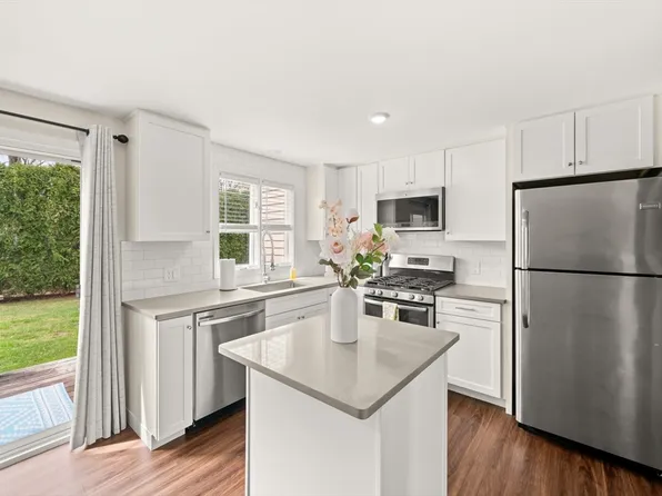 102 Ocean Mdws #102, Fairhaven, MA 02719