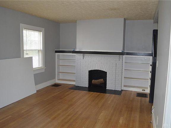 3rd image of 415 W Norman Ave