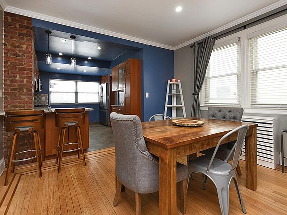 3rd image of 58 Charles St