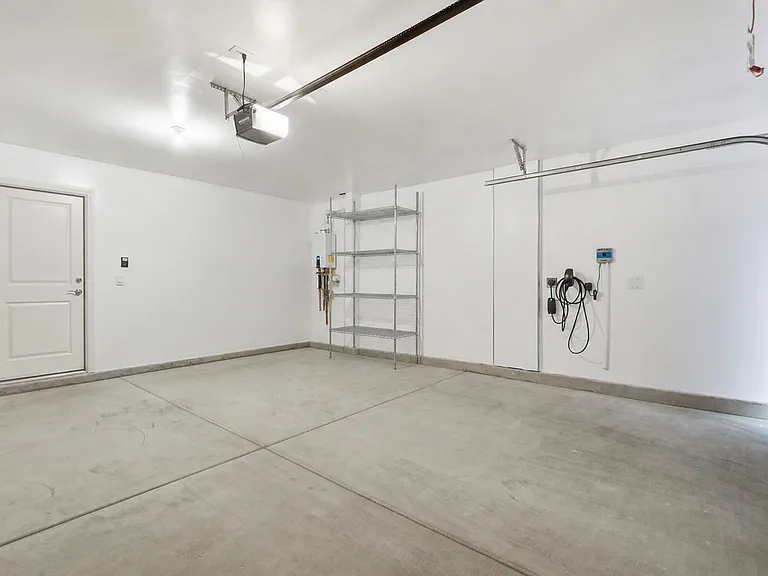1502 Brianna Falls Dr — Photo 33