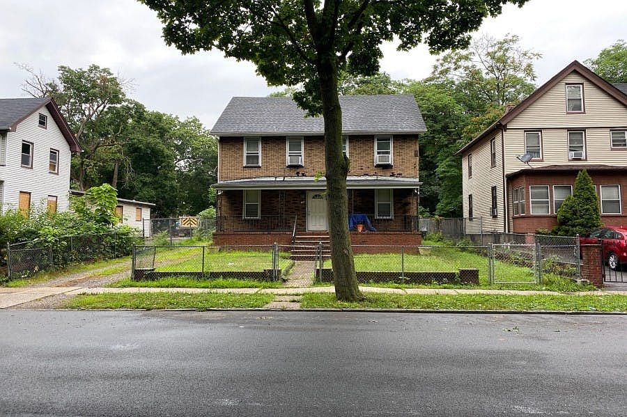 1st image of 31-33 Oak St