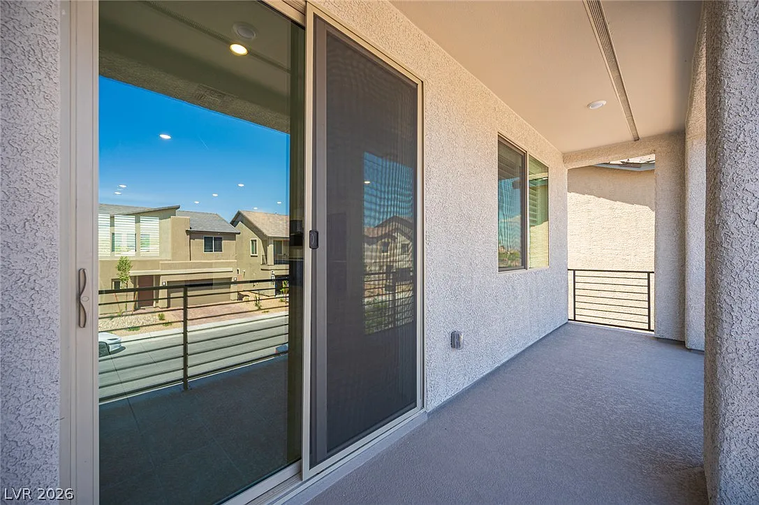 4 bed, 3.5 bath, 2873 sqft, $2,600 — Photo 3
