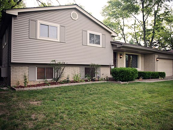 3rd image of 6723 Lee Crest Dr