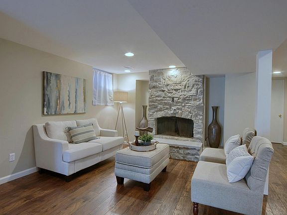5th image of 132 Walnut St