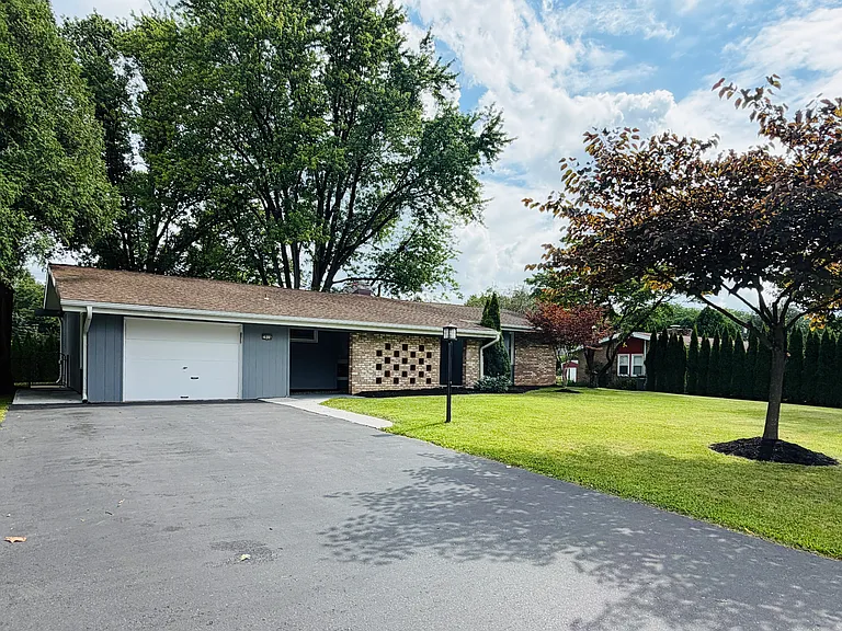 2916 Lindberg Ave — Photo 1