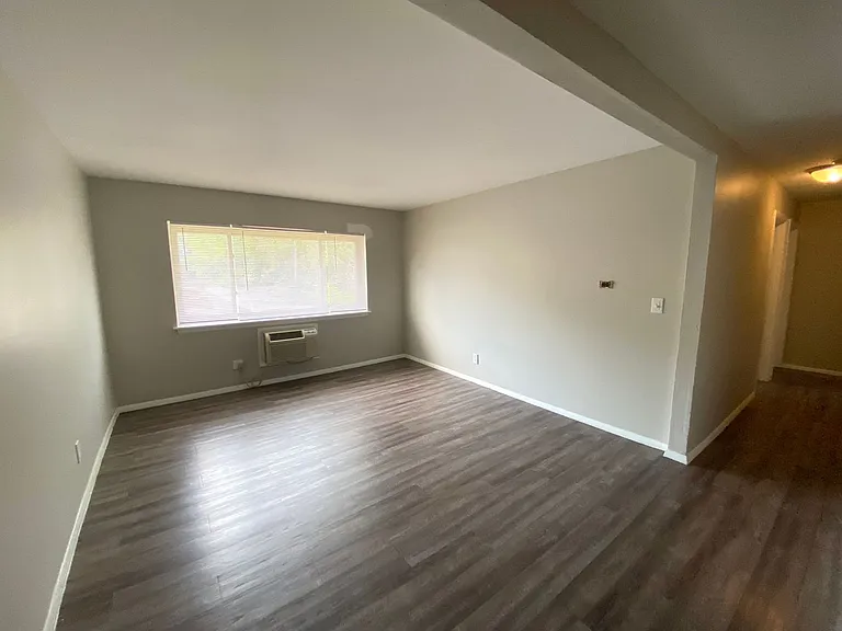Peoria Flats - New Mgmt - New Name - Fresh Upgrades — Photo 8