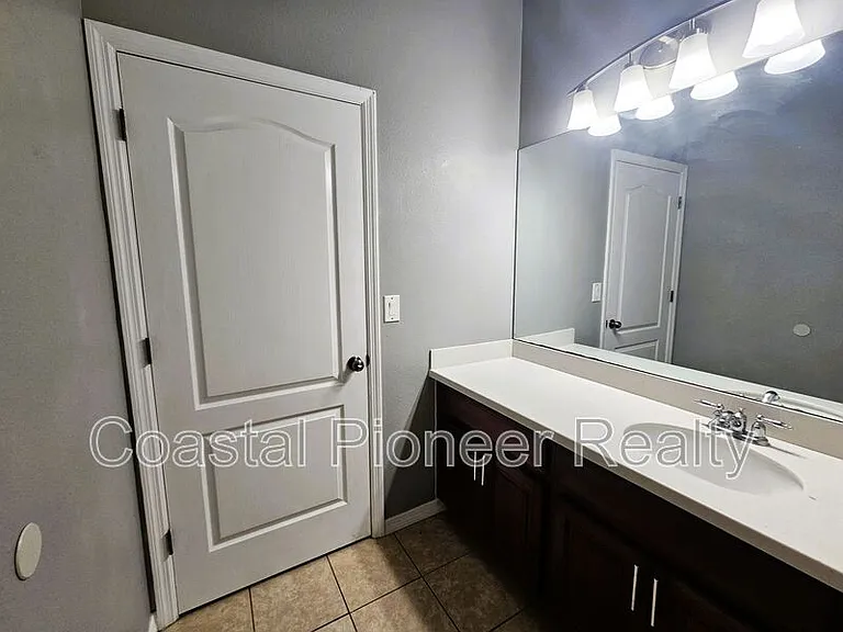 1824 Mira Lago Cir — Photo 26