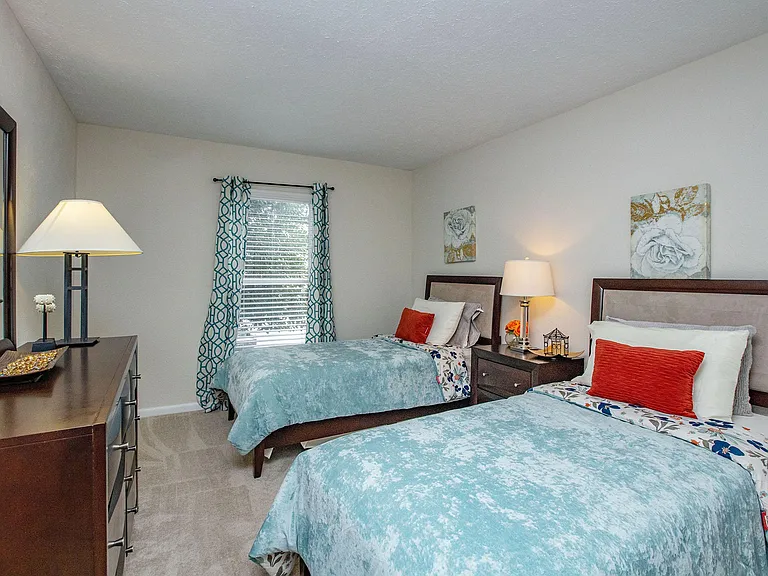 Chase Cove Apartments — Photo 64