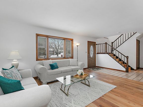 5th image of 1490 Westbury Dr