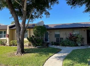 221 Lake Meryl Dr, West Palm Beach, FL 33411