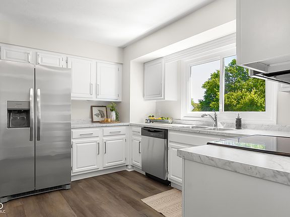 5th image of 2694 Cedar Wood Dr