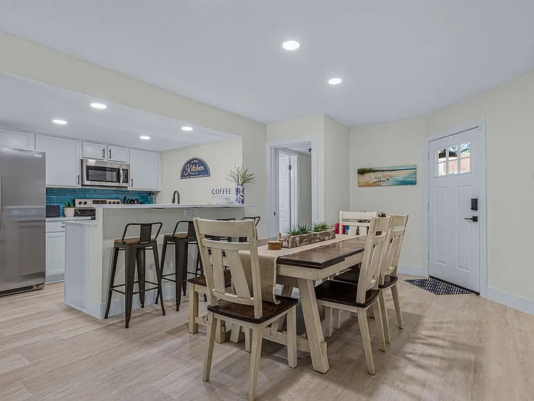 Windjammer Ln — Photo 8