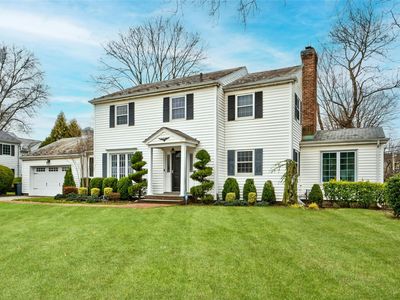 30 Borglum Road, Manhasset, NY, 11030