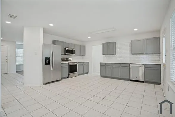 2808 High Pointe Blvd — Photo 1