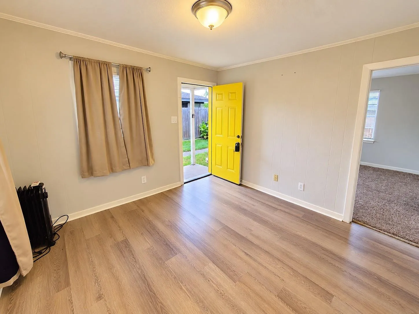 2 bed, 1.0 bath, 720 sqft, $1,100 — Photo 2