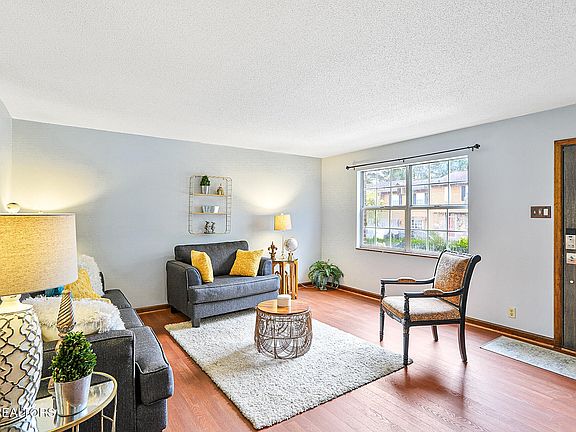 3rd image of 1211 Crest Brook Dr