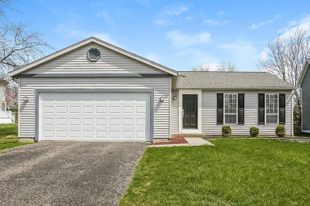 3 bed, 2.0 bath, 1939 sqft, $2,510 — Photo 1