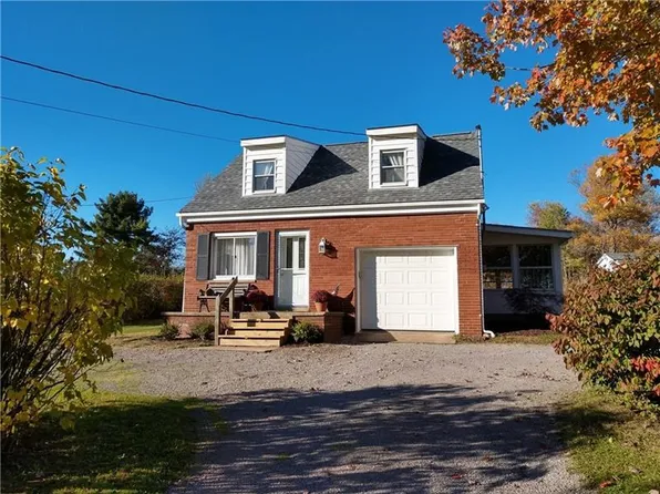 2178 Darlington Rd, Beaver Falls, PA 15010