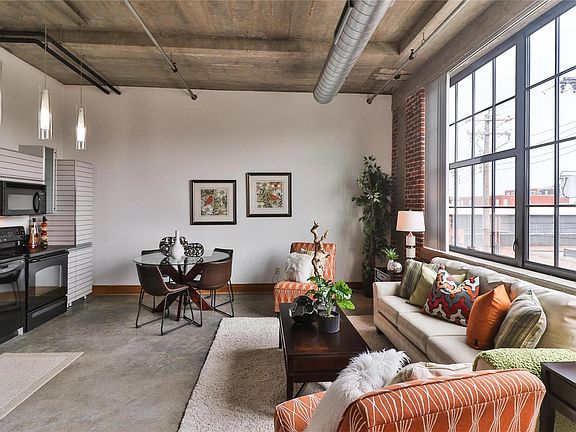 2nd image of 2201 Locust St Unit 203