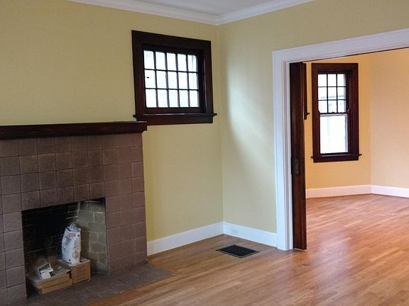 2nd image of 3649 Amberson Ave APT 1