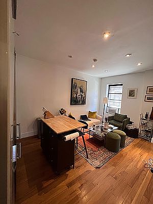 5th image of 218 W 22nd St #3W