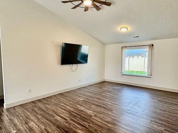 4th image of 1112 Annajean Ave