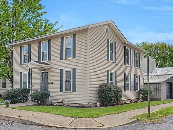 2nd image of 813 Elm St