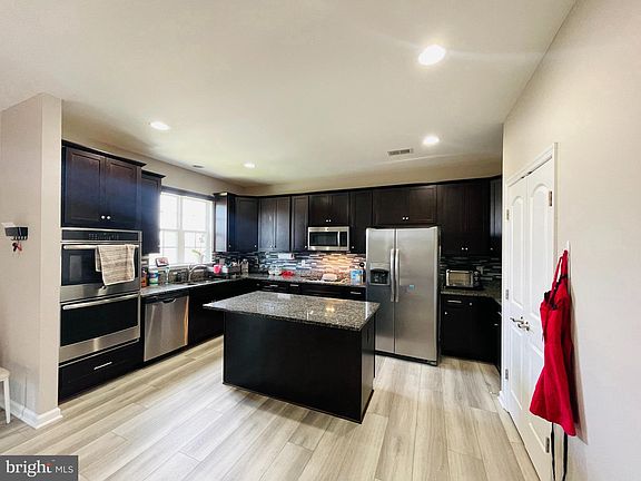 3rd image of 41 Orchid Ln