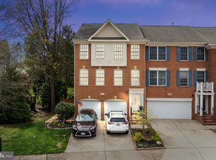12917 Starters Ln, Fairfax, VA 22033
