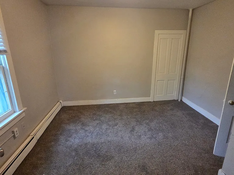 411 Barney St — Photo 2