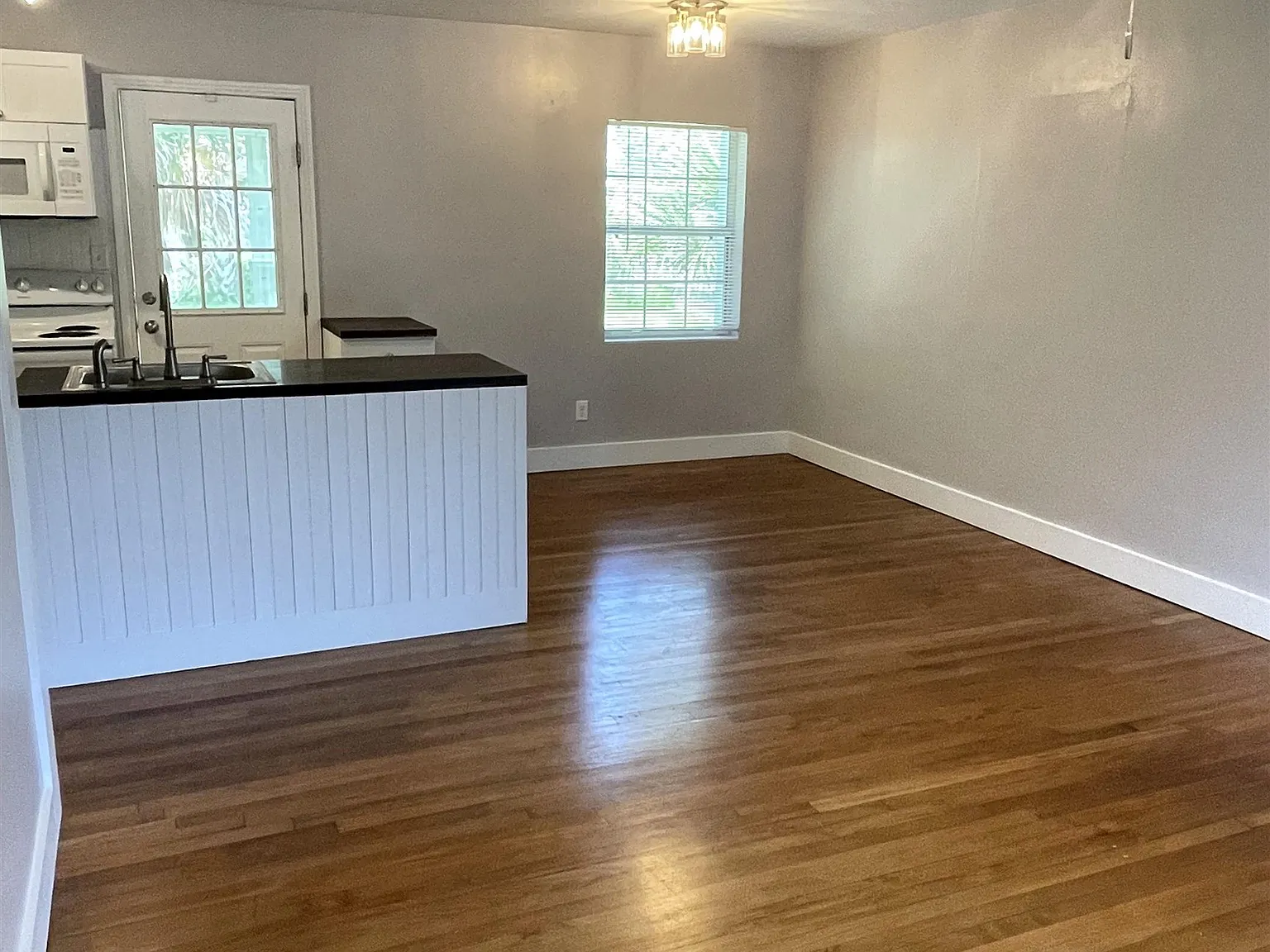 4 bed, 1431 sqft, $2,500 — Photo 2