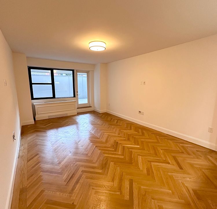 1st image of 305 E 86th St Front 2A