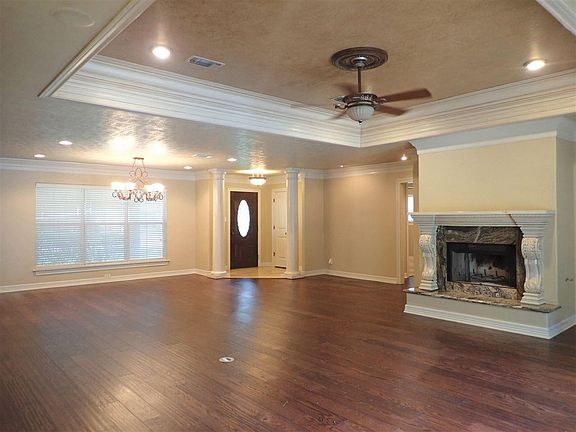 5th image of 2075 Driskill St