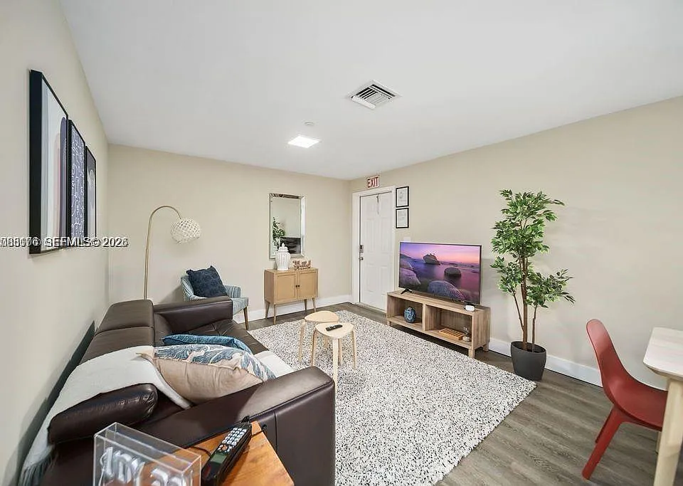 2324 Garfield St #4
