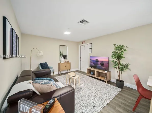 2324 Garfield St #4, Hollywood, FL 33020
