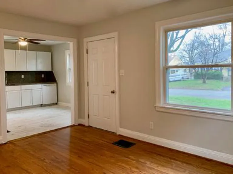 1523 Wurtele Ave — Photo 12