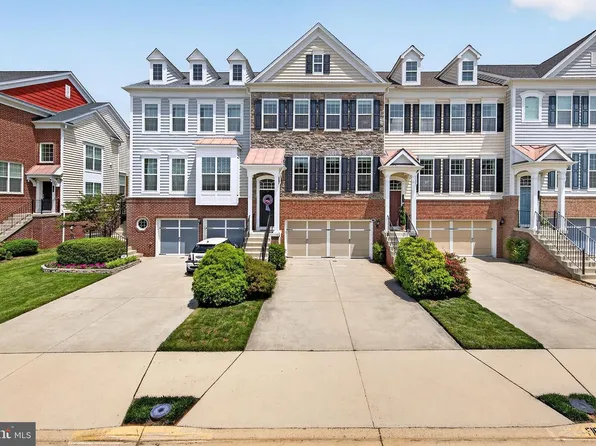 43572 Heritage Gap Ter, Chantilly, VA 20152